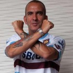 Paolo Di Canio fa il classico gesto hammer