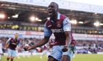 Demba Ba esulta dopo un goal