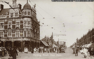 Il Boleyn Tavern Pub nel 1912