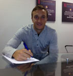 Mark Noble firma il rinnovo del contratto al West Ham United