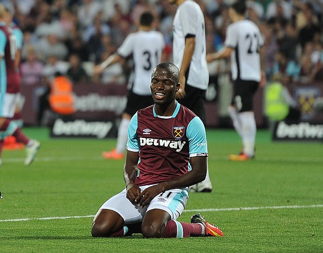 Europa League. 25/08/16: Picture; Kevin Quigley/Daily Mail West Ham v Astra Giurgiu Michael Antonio and Enner Valencia